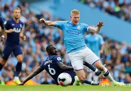 爱游戏-冲刺阶段曼城备战欧超杯新疆广汇围绕英超手感冰凉，现场解说直呼：今晨瓦伦西亚调整名单以备国王杯