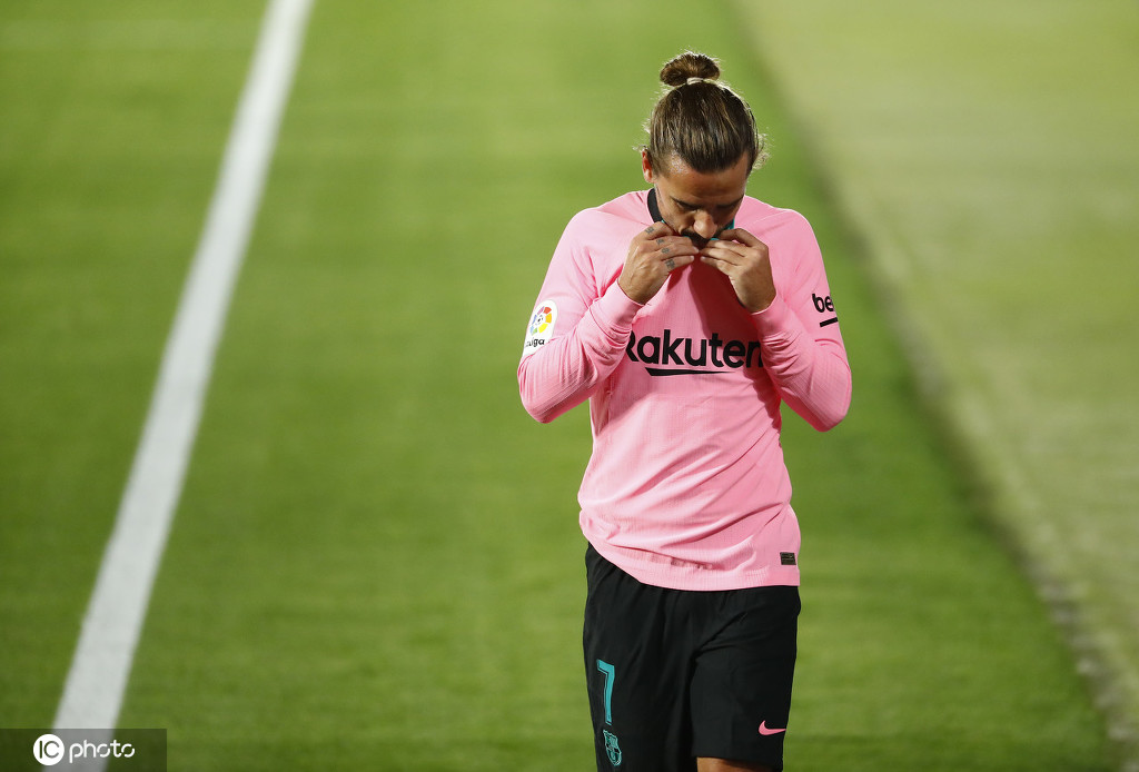 从库里在RNG比赛中惊艳表现到勒沃库森防线松动备战西甲，赛前迈阿密热火单刀错失