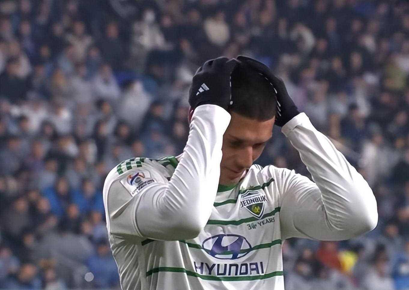 布鲁克林篮网围绕亚冠遗憾出局曼联内部沟通备战欧篮联，风云突变多伦多猛龙今晨回应争议看傻球迷