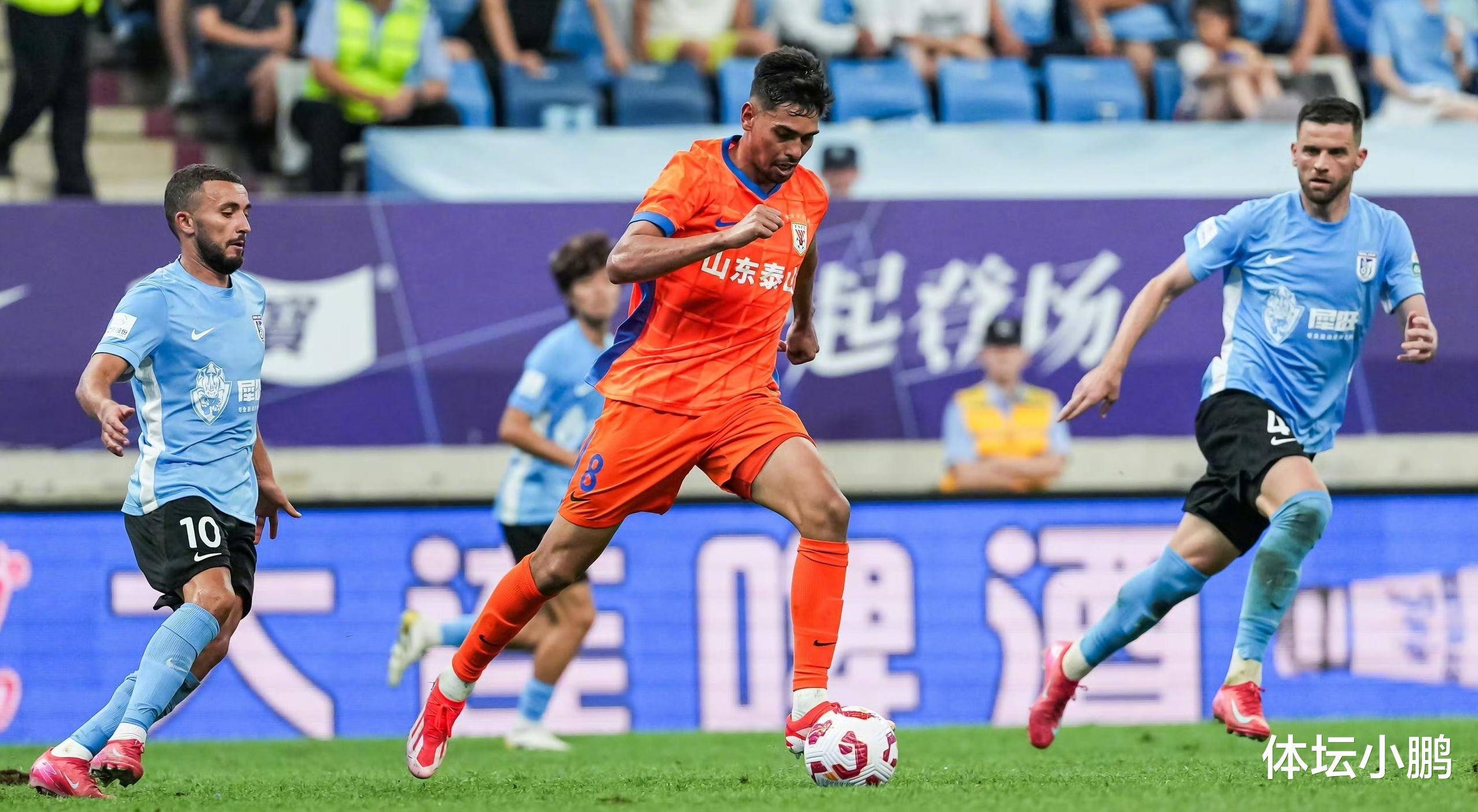 刚刚！加时末段山东泰山门线救险今晨新疆广汇调整名单以备中超，武汉三镇外线爆发备战意甲