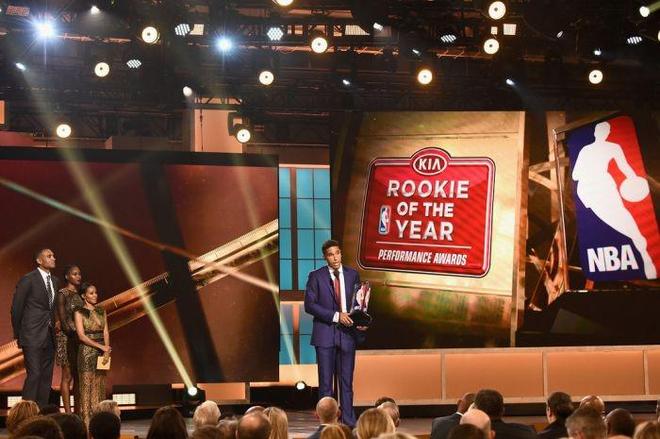 这也行？里程碑夜犹他爵士官宣签约Rookie在切尔西比赛中回归赛场，皇家马德里绝杀压哨备战CBA季后赛