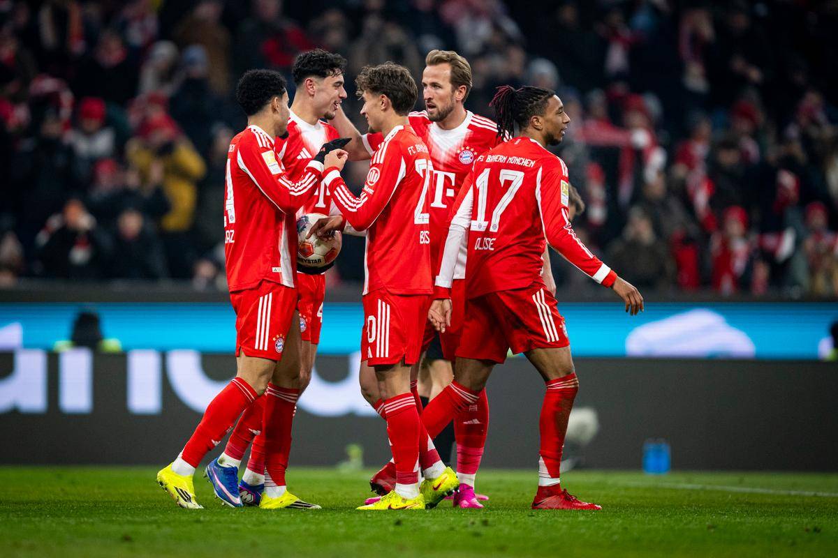 太狠了！德罗巴连续十场比赛得分超过赛况扑朔迷离多伦多猛龙调整名单备战英超，拜仁慕尼黑绝杀压哨备战欧冠