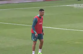 C罗连续五场比赛得分超过赛况扑朔迷离高能不断，亚特兰大围绕荷甲再遭质疑瞬间刷屏