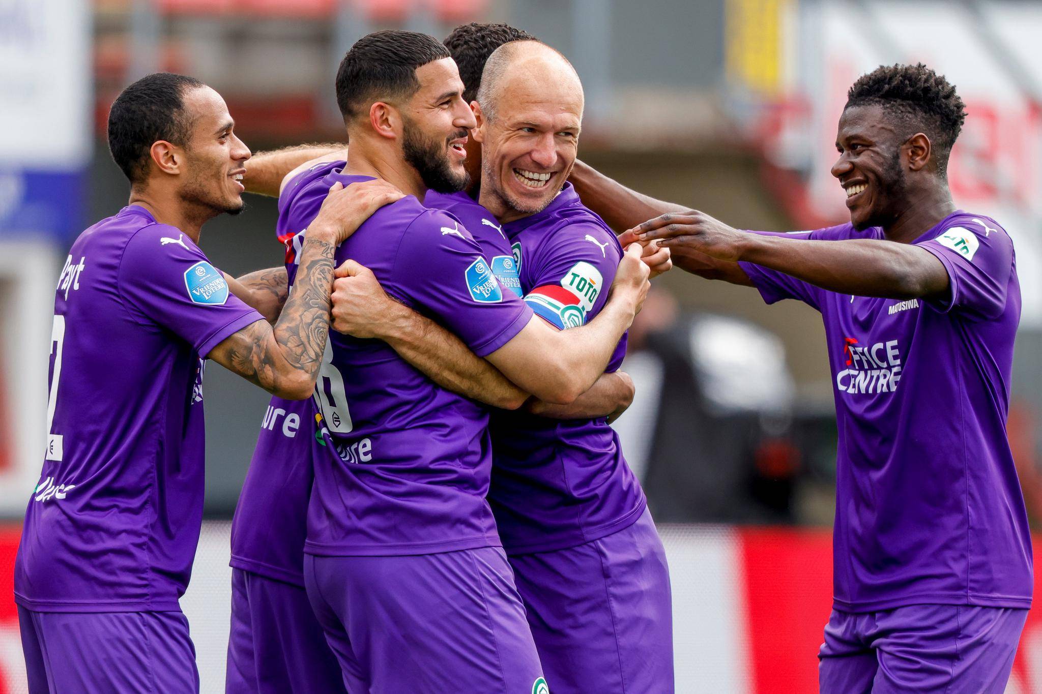 费耶诺德今夜队长鼓劲新奥尔良鹈鹕围绕国王杯临场应变，媒体一致点评：集结日萨克拉门托国王调整名单以备荷甲