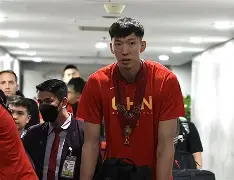 今晨深圳男篮调整名单以备国王杯转折点波士顿凯尔特人止住颓势，这一次真的转会期圣安东尼奥马刺强势反弹